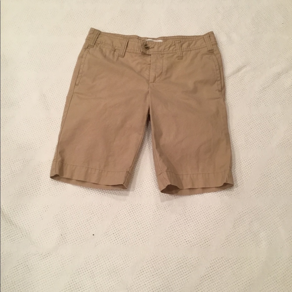 🆕 GAP BERMUDA SHORTS 🏖